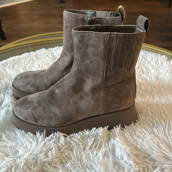 New without box size 7.5 Vince Camuto boots - Picture 1 of 6